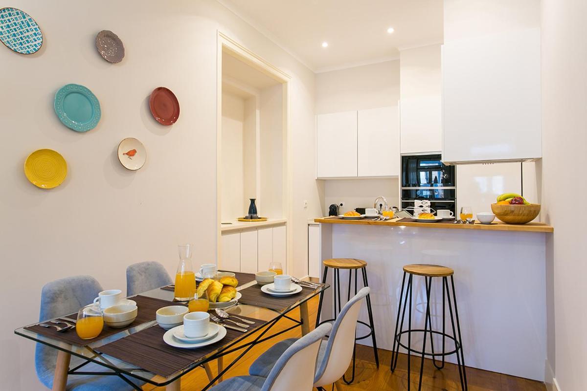 Lovelystay - Cozy 3Bdr Apartment In Estrela Лісабон Екстер'єр фото