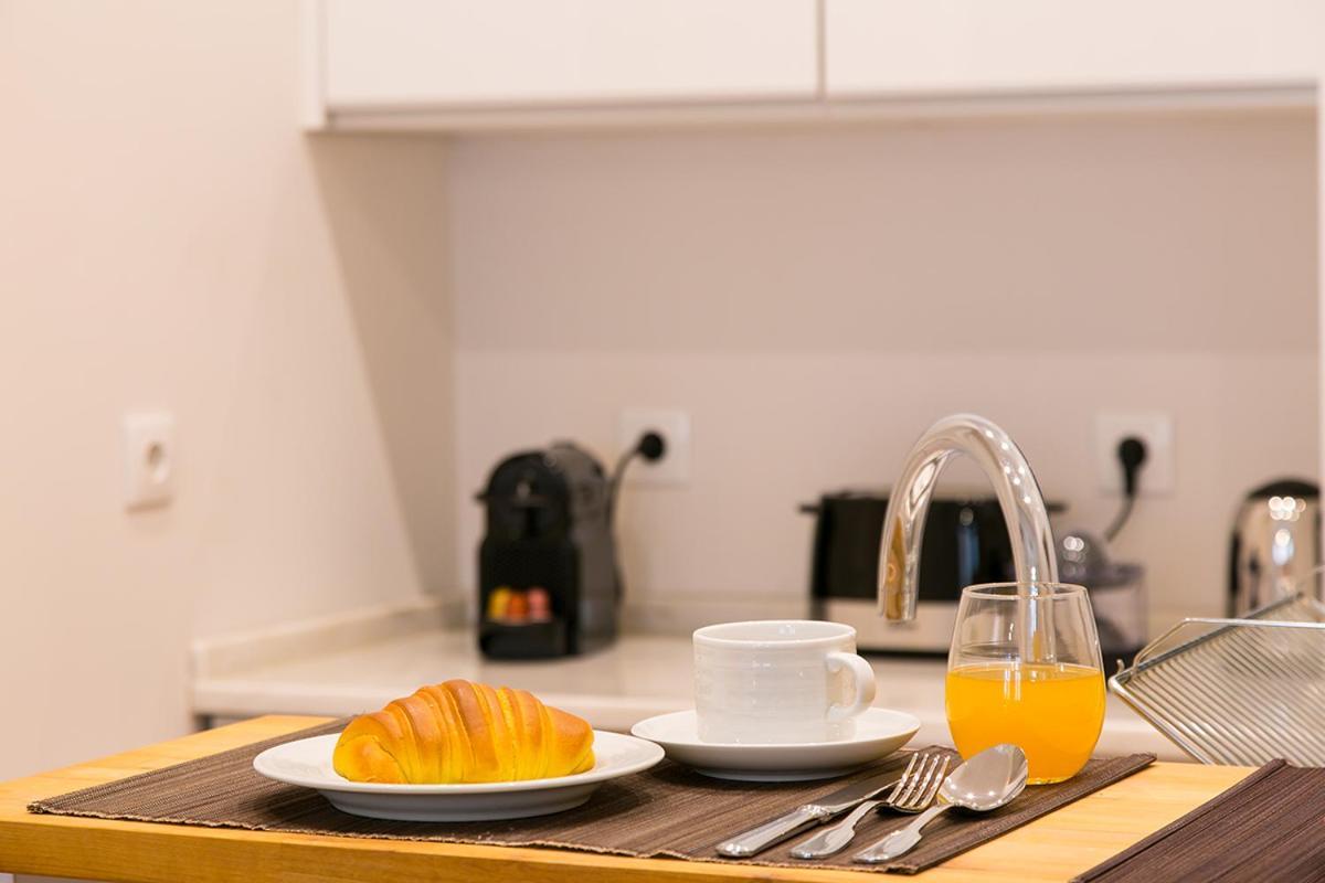 Lovelystay - Cozy 3Bdr Apartment In Estrela Лісабон Екстер'єр фото