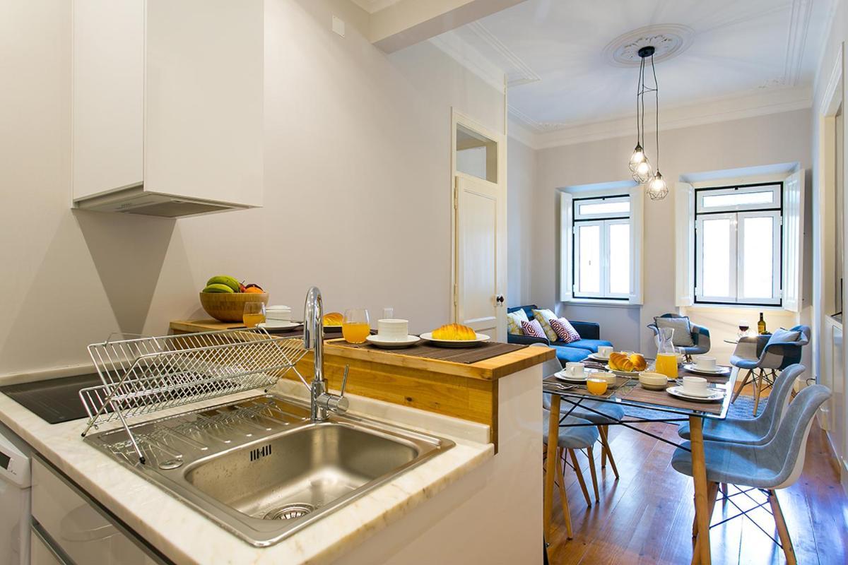 Lovelystay - Cozy 3Bdr Apartment In Estrela Лісабон Екстер'єр фото