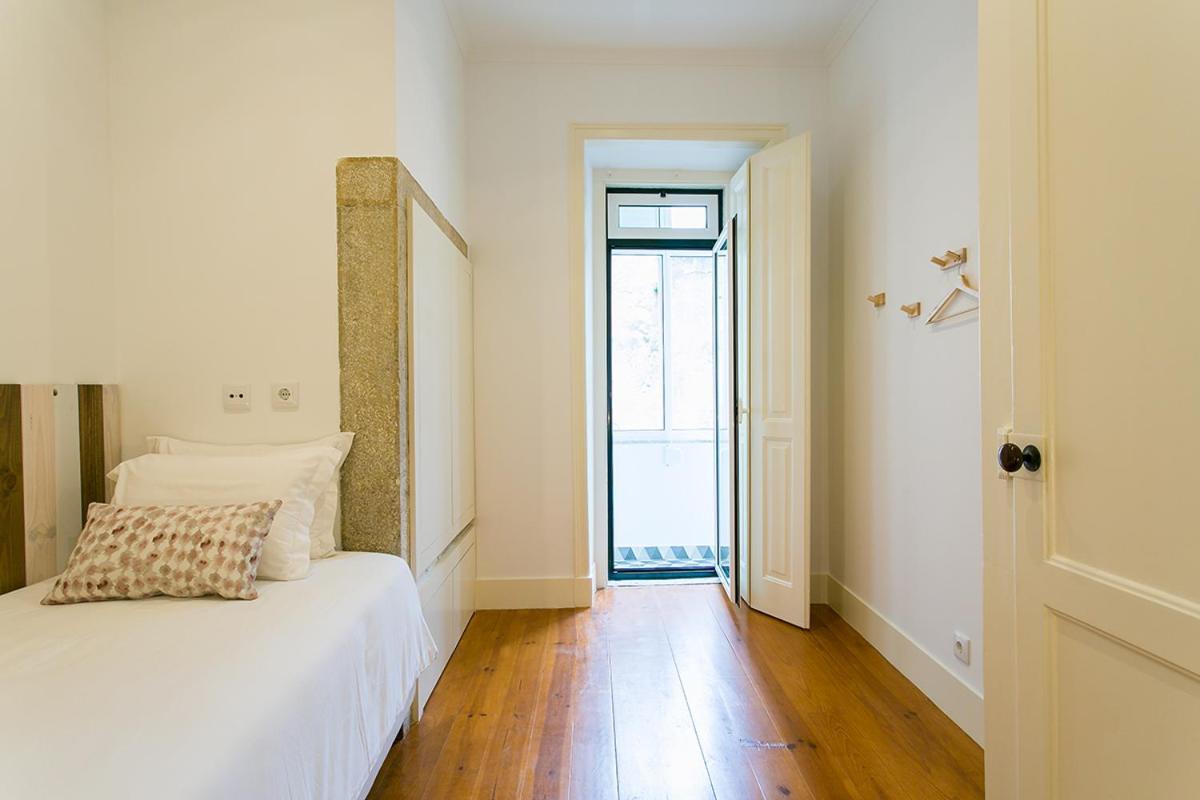 Lovelystay - Cozy 3Bdr Apartment In Estrela Лісабон Екстер'єр фото