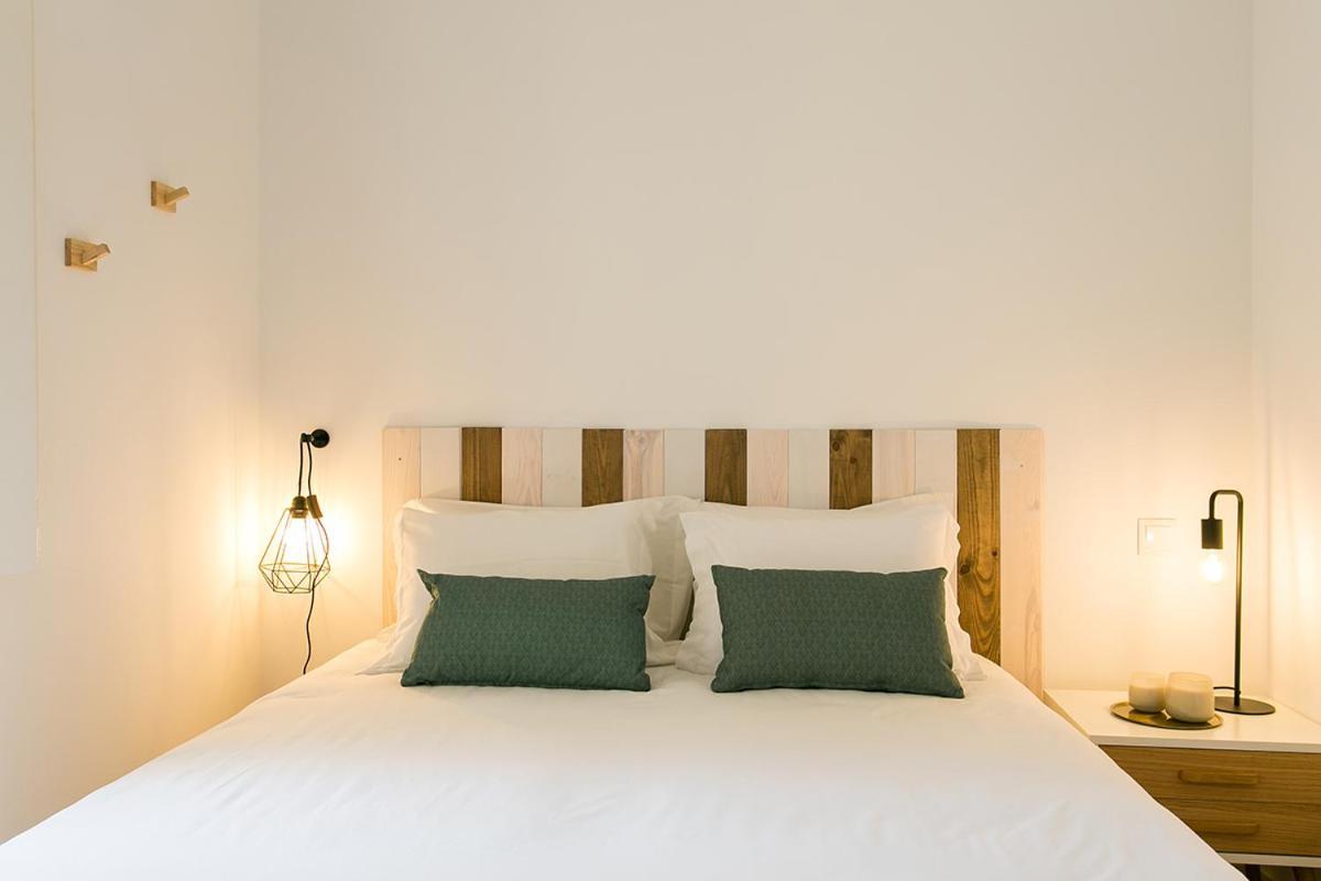 Lovelystay - Cozy 3Bdr Apartment In Estrela Лісабон Екстер'єр фото